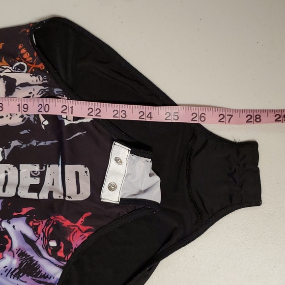 'The Walking Dead' graphic print bodysuit Lg. zombies skulls skeletons Ghouls - Picture 6 of 9